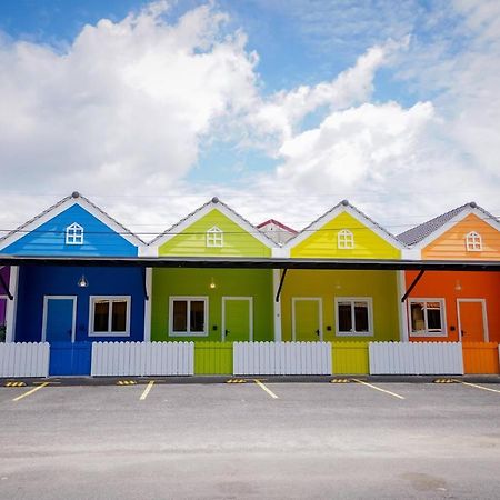 Auranad Tinyhouse Bandar Tanah Merah Wifi Netflix Bagian luar foto