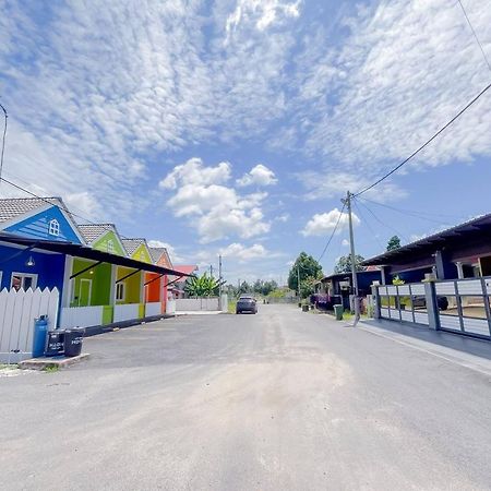 Auranad Tinyhouse Bandar Tanah Merah Wifi Netflix Bagian luar foto