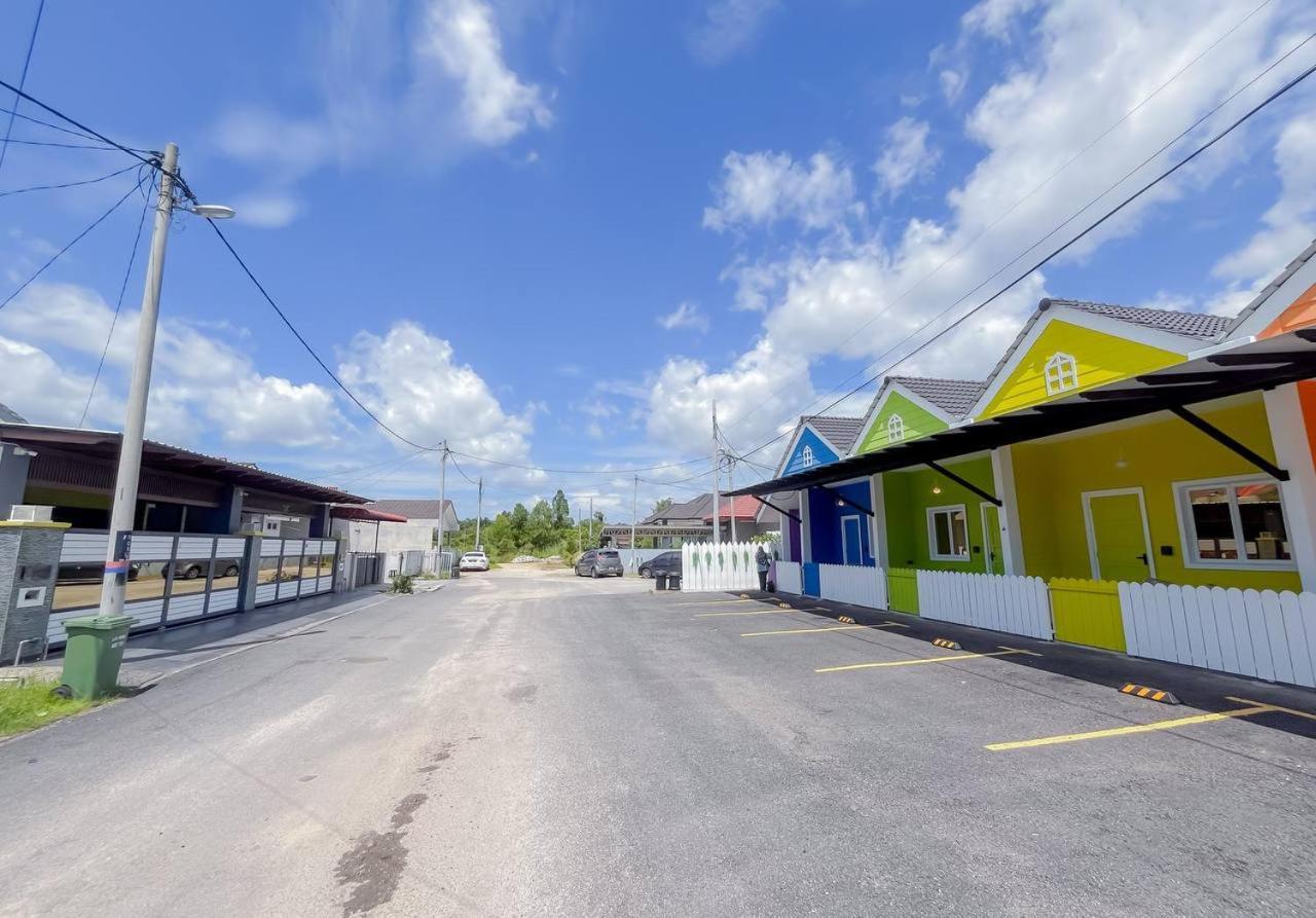 Auranad Tinyhouse Bandar Tanah Merah Wifi Netflix Bagian luar foto