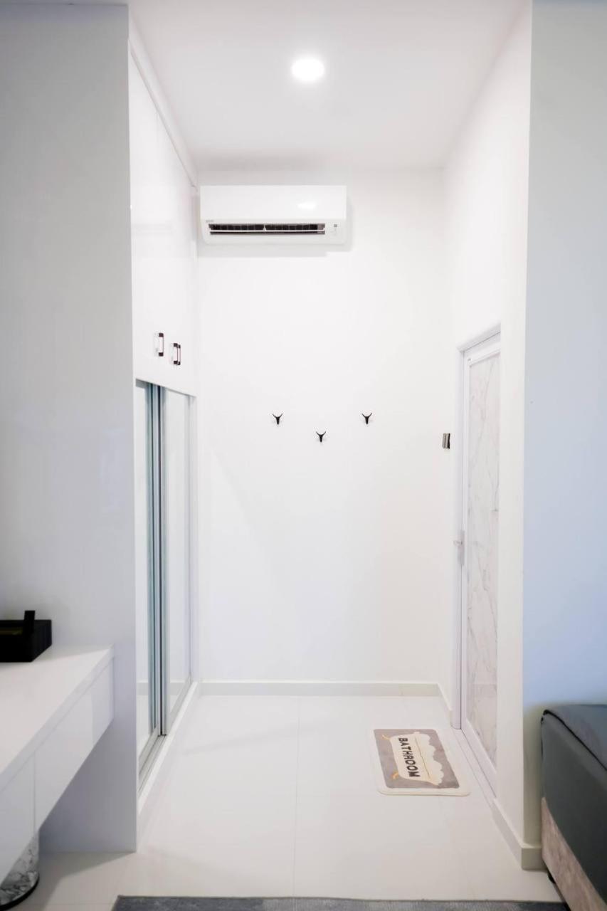 Auranad Tinyhouse Bandar Tanah Merah Wifi Netflix Bagian luar foto