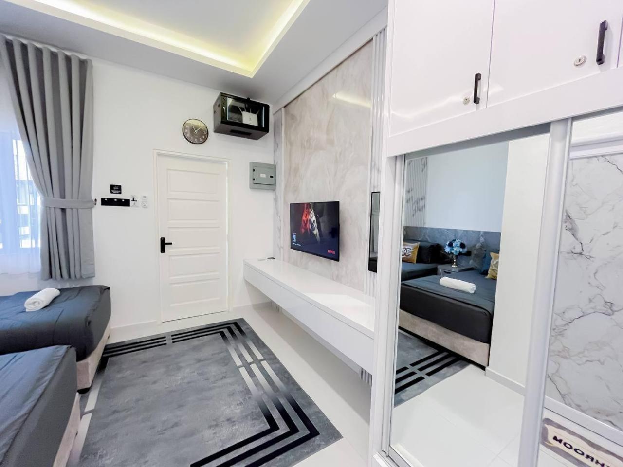 Auranad Tinyhouse Bandar Tanah Merah Wifi Netflix Bagian luar foto